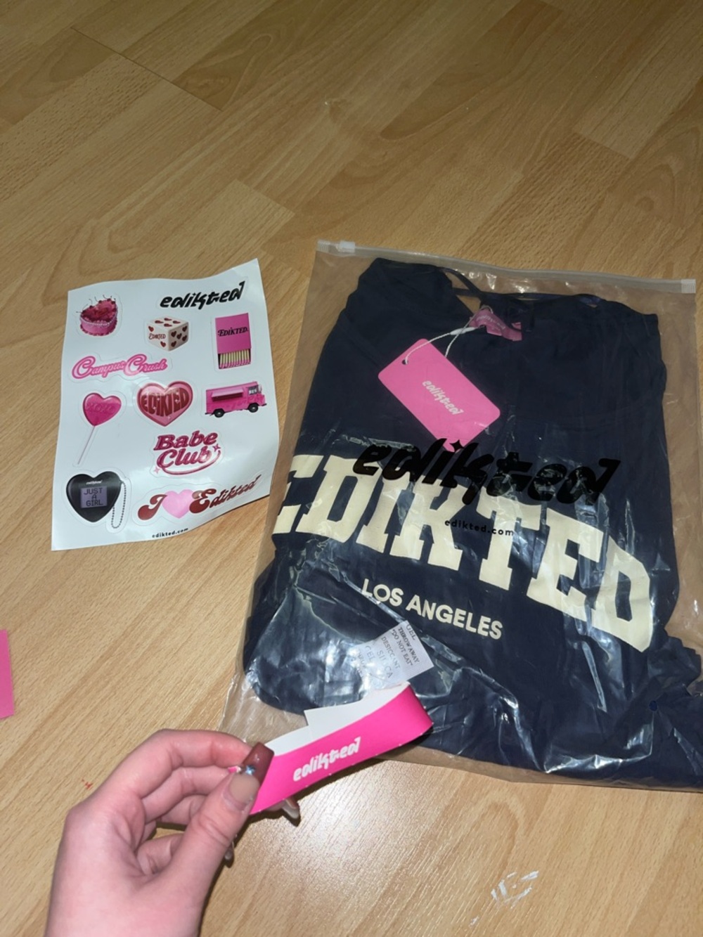 Edikted Navy Crop Tee & Sticker Set
